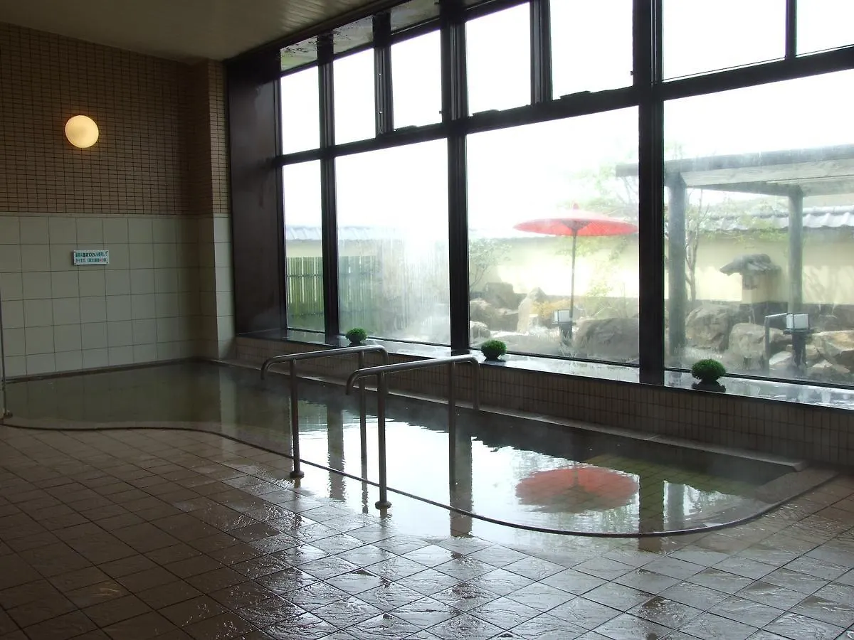 Green Park Tsurui 2*,  Giappone